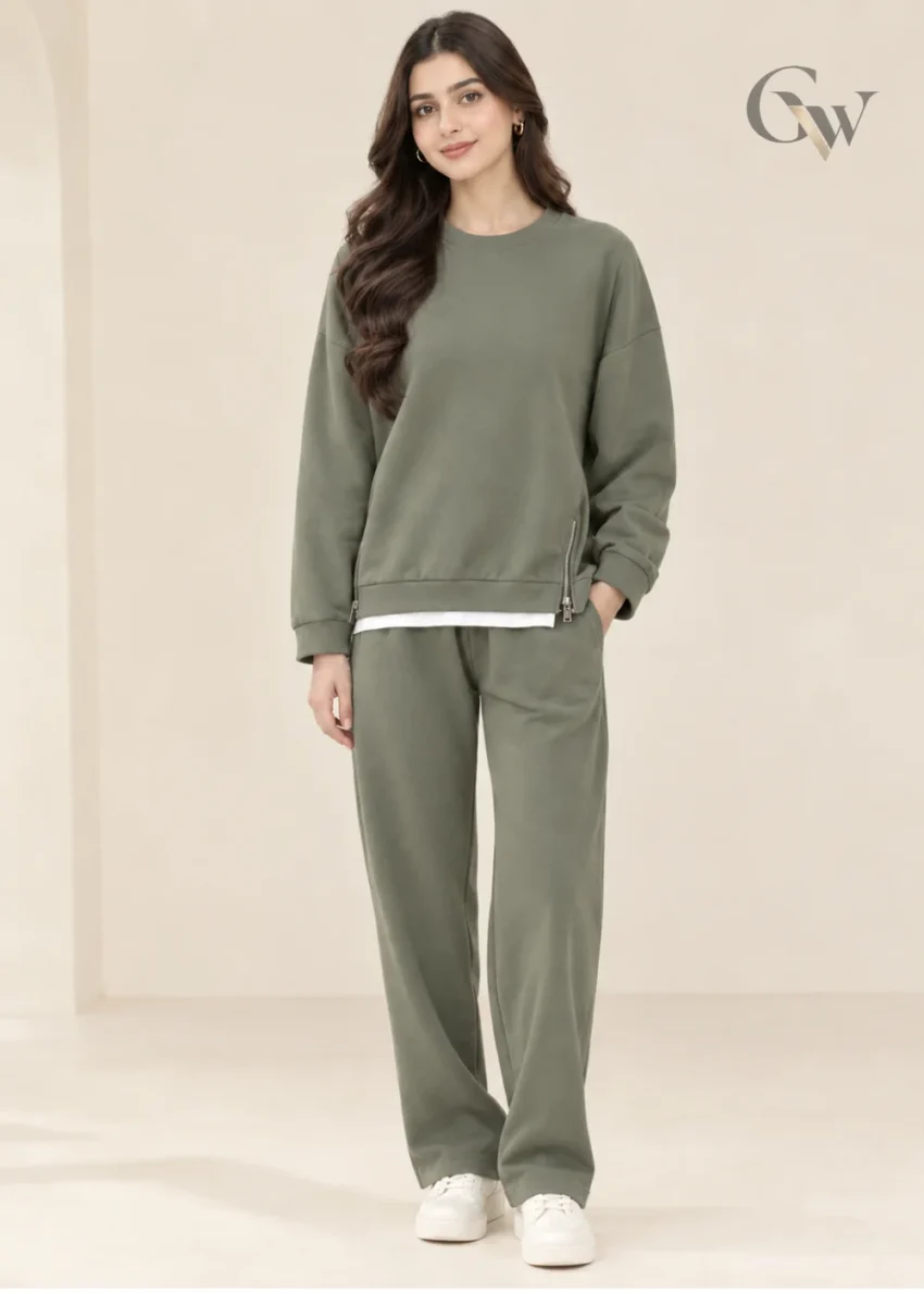 sweatshirt with metallic side zippers and matching trousers