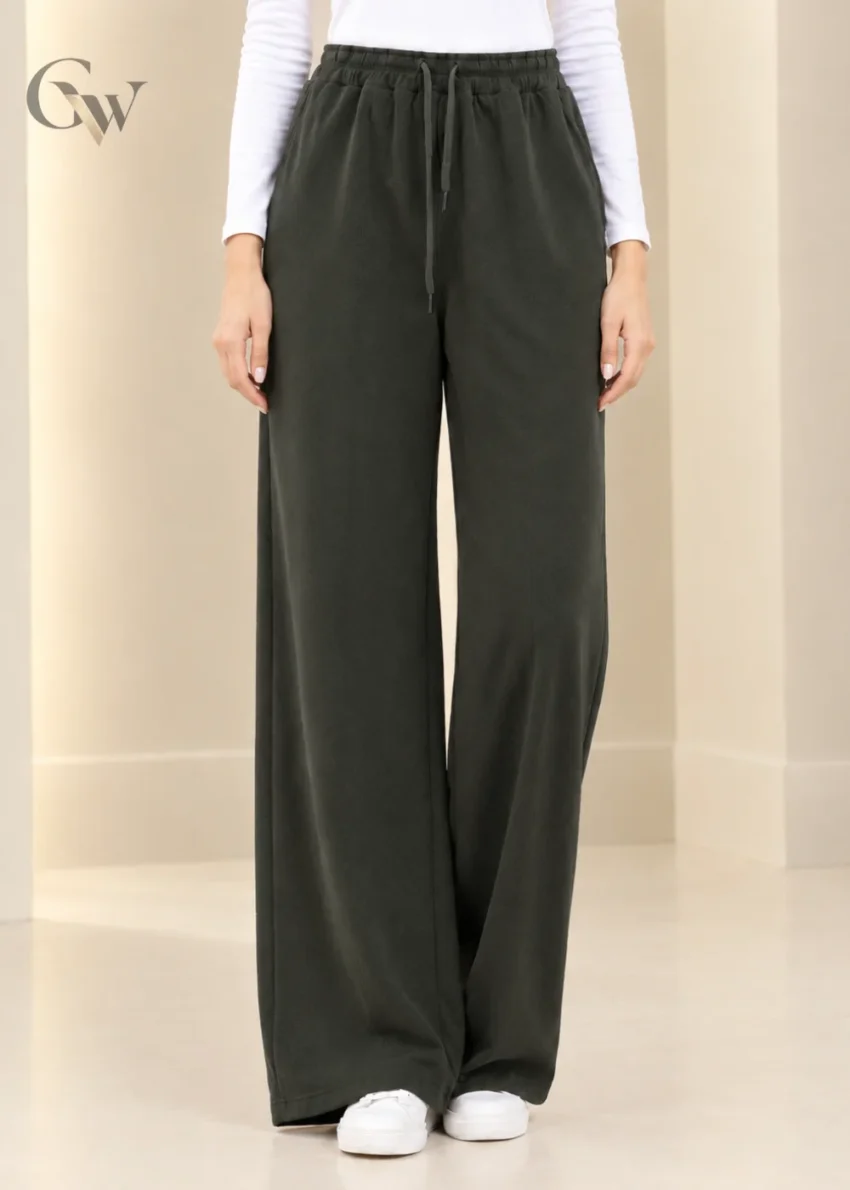 Women's wide-leg trousers with an elasticated drawstring waistband