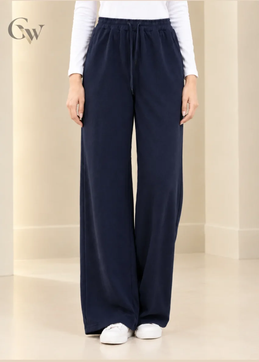Women's wide-leg trousers with an elasticated drawstring waistband